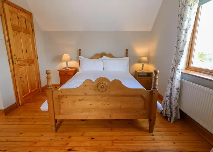 Levally House 度假居 *